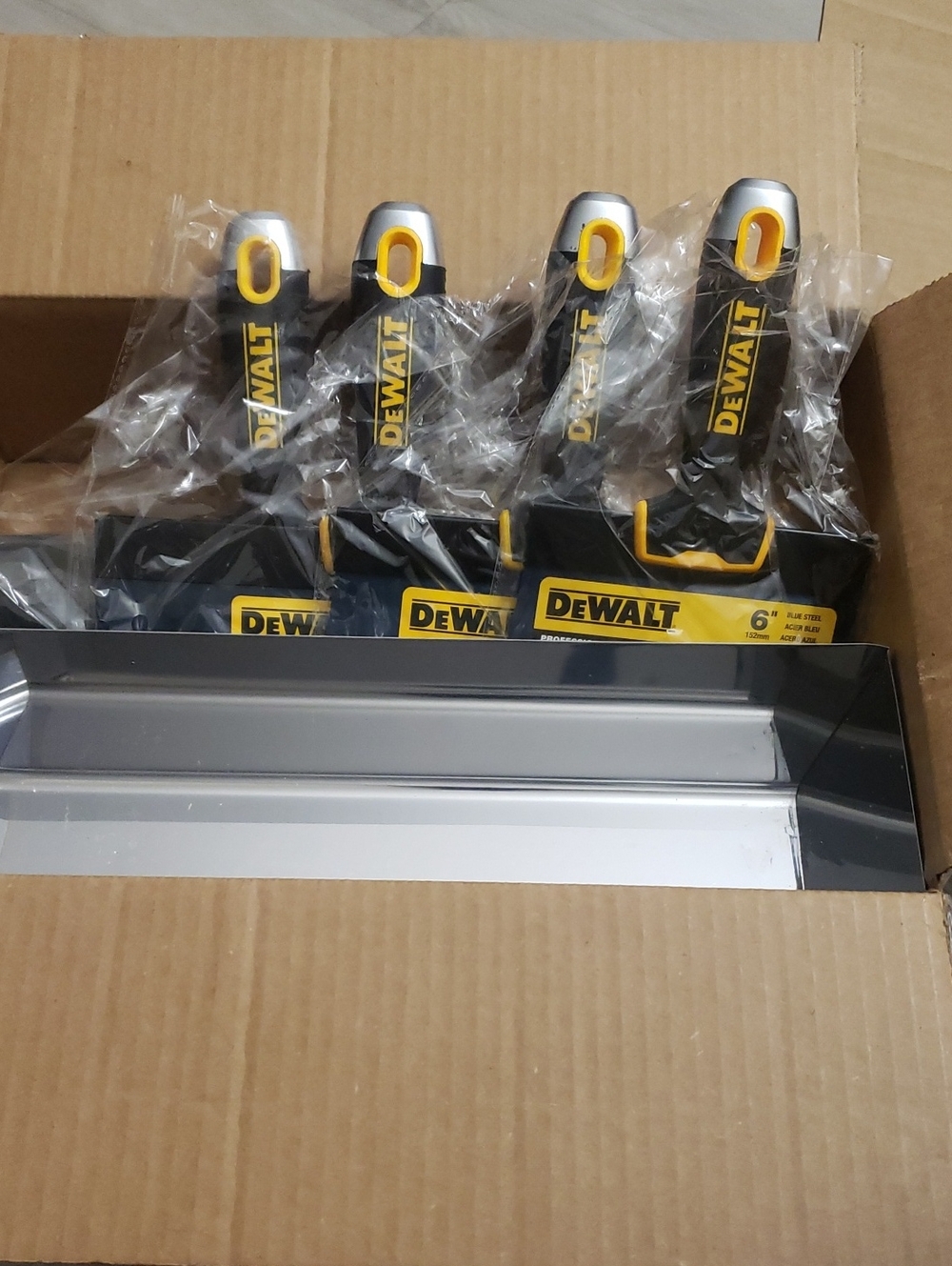 DEWALT 6" 8" 10" 12" Taping Knife With Tray. New.